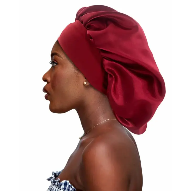 bonnet-de-nuit-en-satin-brillant-rouge