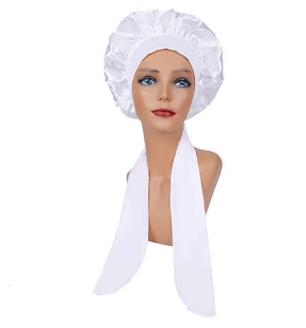 bonnet-de-nuit-en-satin-doux-blanc