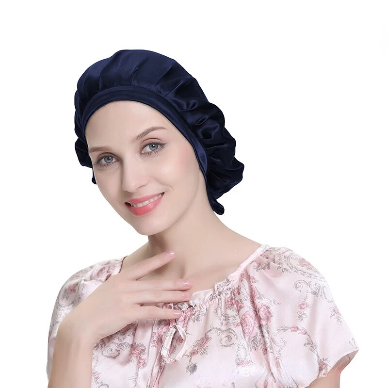 Bonnet-Satin-de-Soie-Bleu-Marine