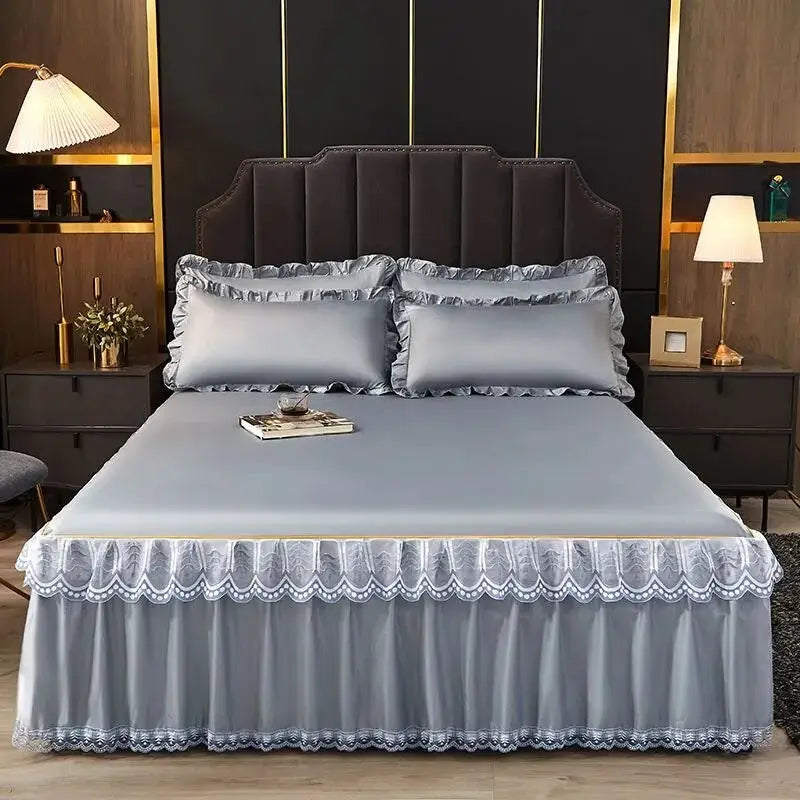 couvre-lit-satin-gris-parure-dentelée