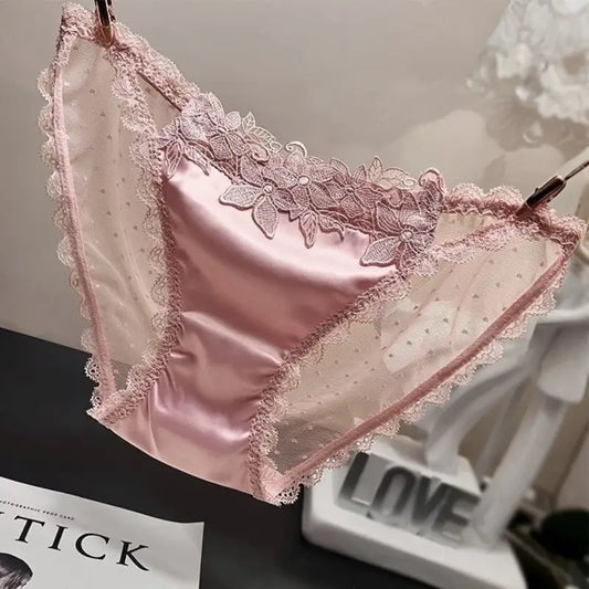 Culotte-satin-fleuraison-rose 