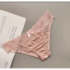 Culotte-satin-parure-dentelée-rose