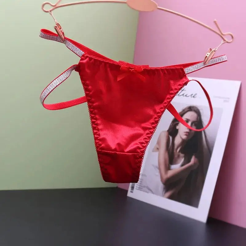 Culotte-satin-string-Douce-Tentation-rouge