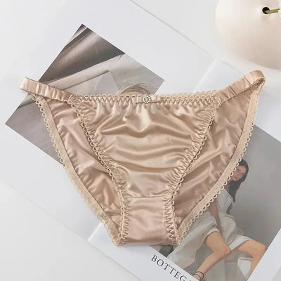 culotte-sexy-taille-basse-satin-dorée