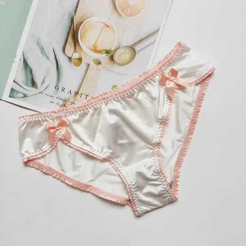 culotte-soyeuse-sans-couture-satin-blanc