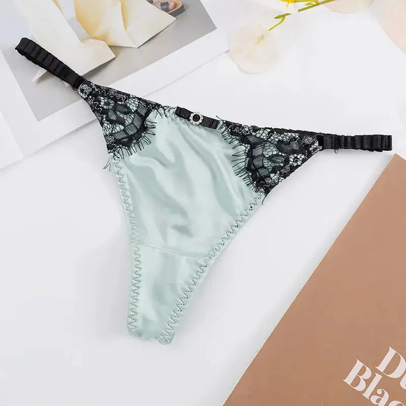 culotte-string-satin-&-dentelle-bleau-clair