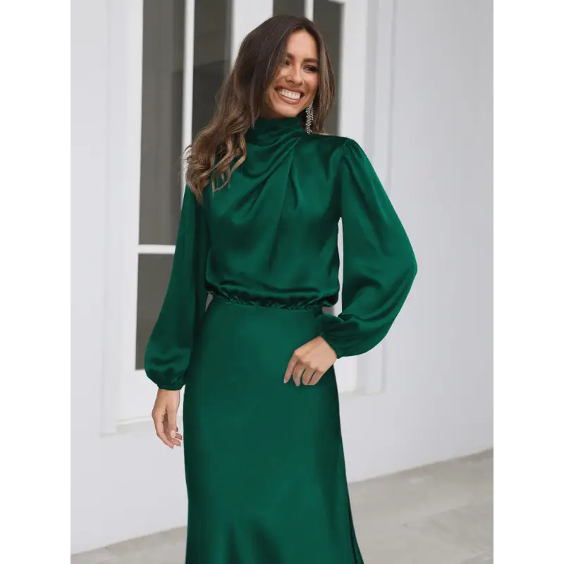 Robe longue femme Joanna™ en satin mat, taille haute, manches lanterne, disponible en plusieurs couleurs élégantes – idéale pour occasions formelles et soirées.