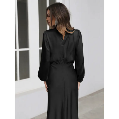 Robe longue femme Joanna™ en satin mat, taille haute, manches lanterne, disponible en plusieurs couleurs élégantes – idéale pour occasions formelles et soirées.