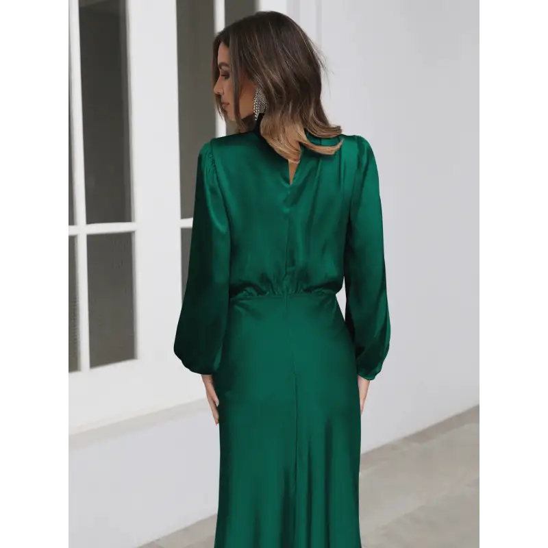 Robe longue femme Joanna™ en satin mat, taille haute, manches lanterne, disponible en plusieurs couleurs élégantes – idéale pour occasions formelles et soirées.