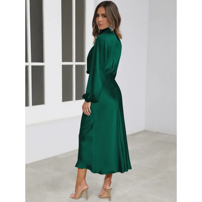 Robe longue femme Joanna™ en satin mat, taille haute, manches lanterne, disponible en plusieurs couleurs élégantes – idéale pour occasions formelles et soirées.