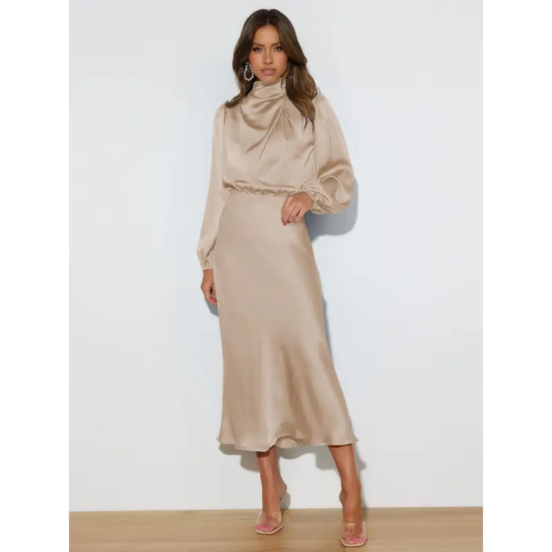 Robe longue femme Joanna™ en satin mat, taille haute, manches lanterne, disponible en plusieurs couleurs élégantes – idéale pour occasions formelles et soirées.