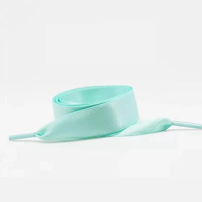 lacets-plats-en-satin-turquoise-tendrement-colorés