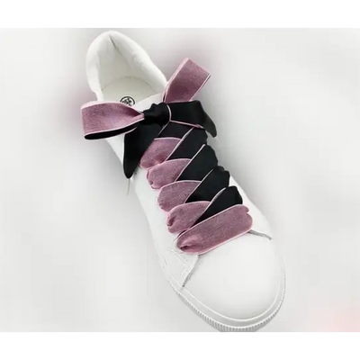 Lacets-satin-double-face-noir-et-rose