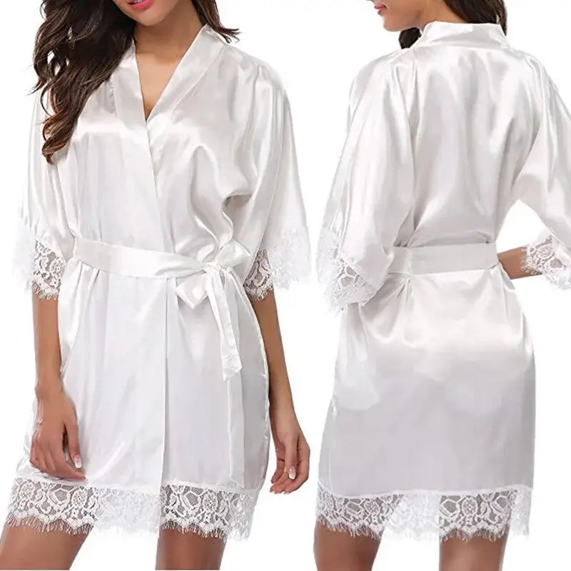 nuisette-kimono-satin-et-dentelle-noir