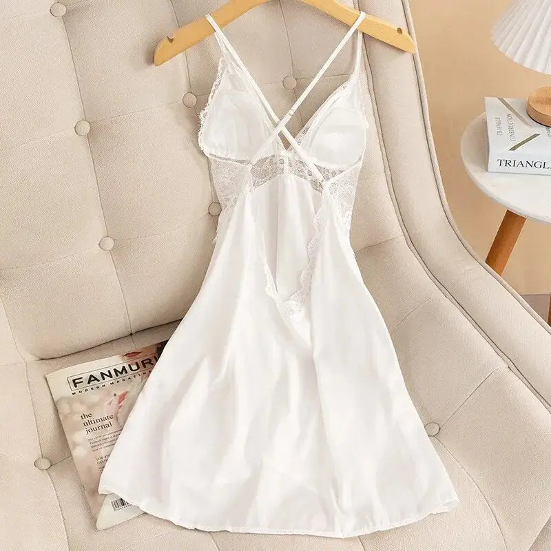 Nuisette-satin-décor-poitrine-bleu-gris