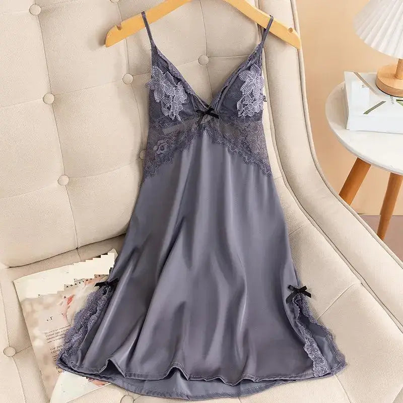 Nuisette-satin-décor-poitrine-bleu-gris