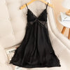 Nuisette-satin-décor-poitrine-noir