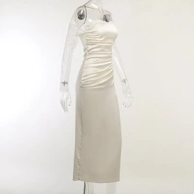 Robe Longue Satin Blanche Épaules Dénudées