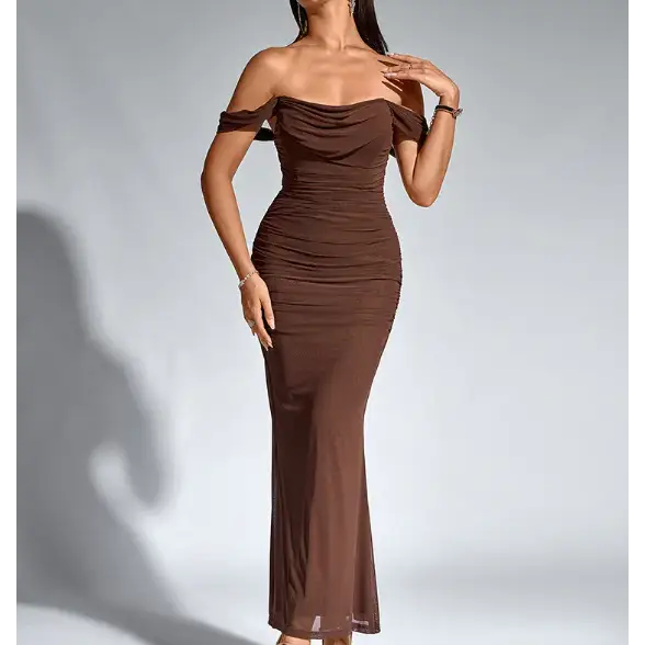 Robe Moulante Élégante à Épaules Dénudées