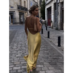 Robe Satin Jaune Fendue à Épaule Dénudée - Vignette | Création Satin