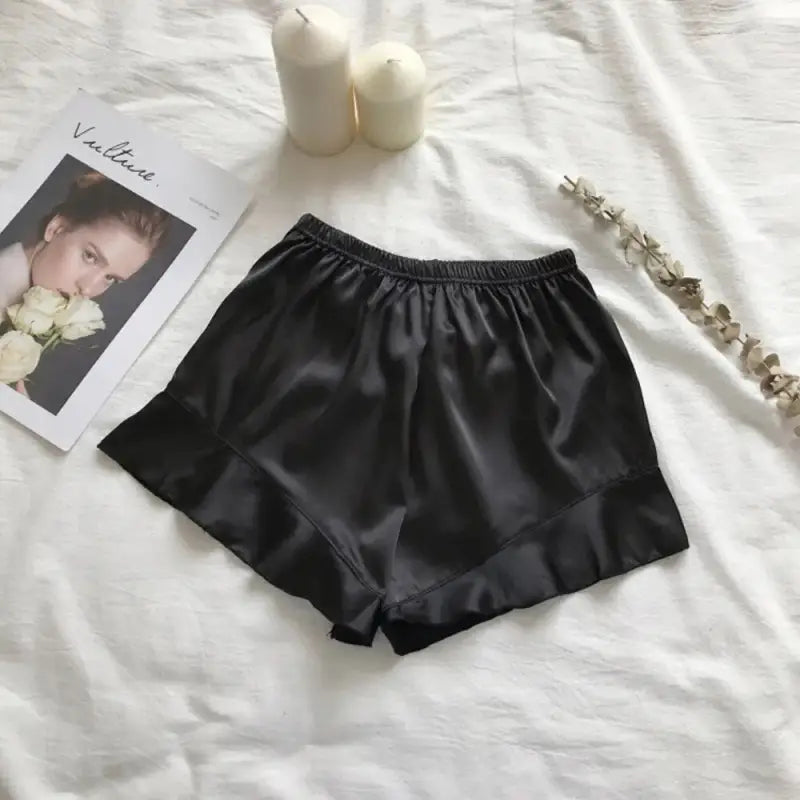 Short-Satin-Girly-Noir