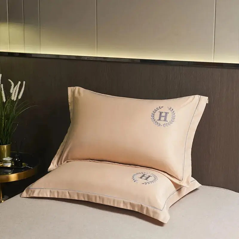 Taie-d-oreiller-satin-de-luxe-beige-coquille
