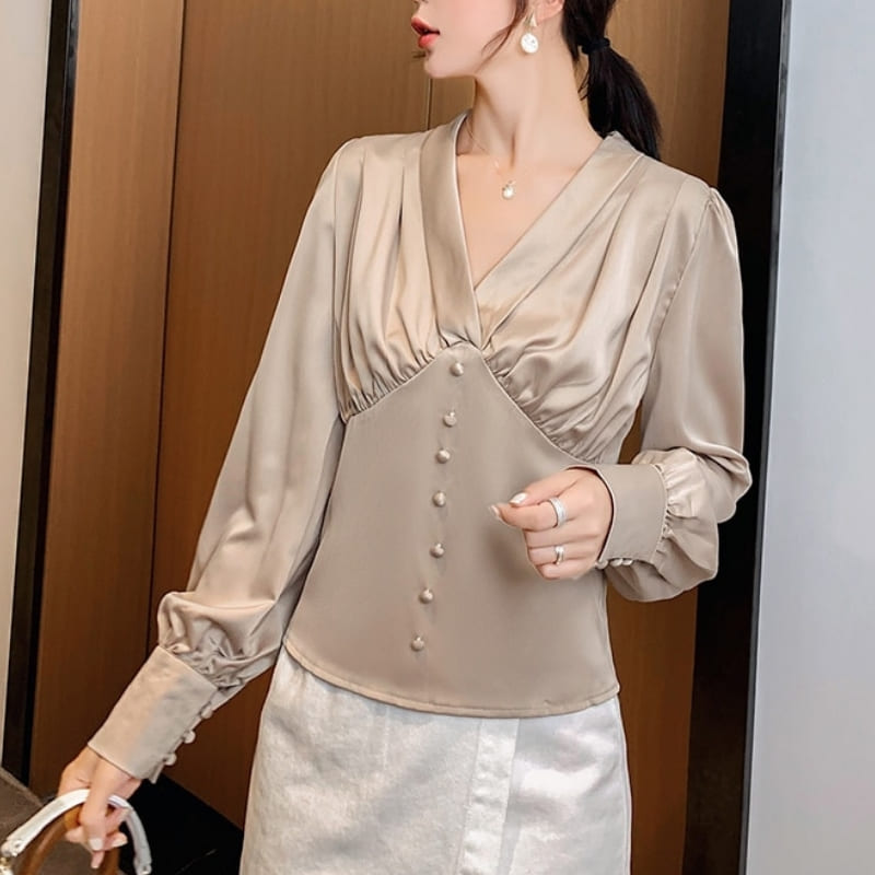 Blouse Satin Beige Fluide.