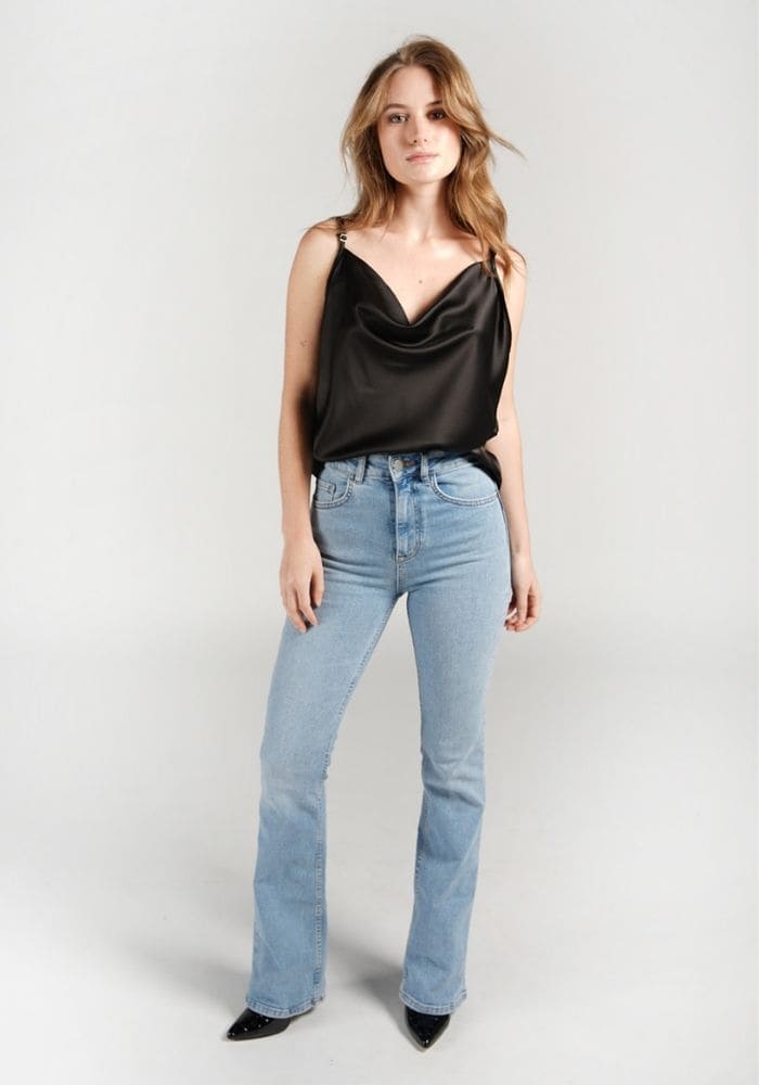 Caraco Satin Noir Fines Bretelles