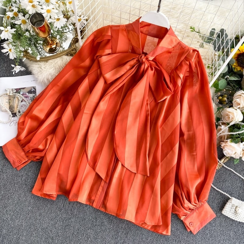 Blouse Satin Rouge.