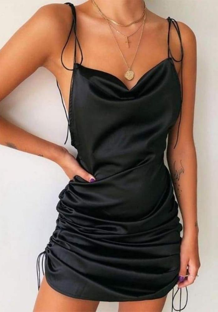 Robe Satin Noire Courte