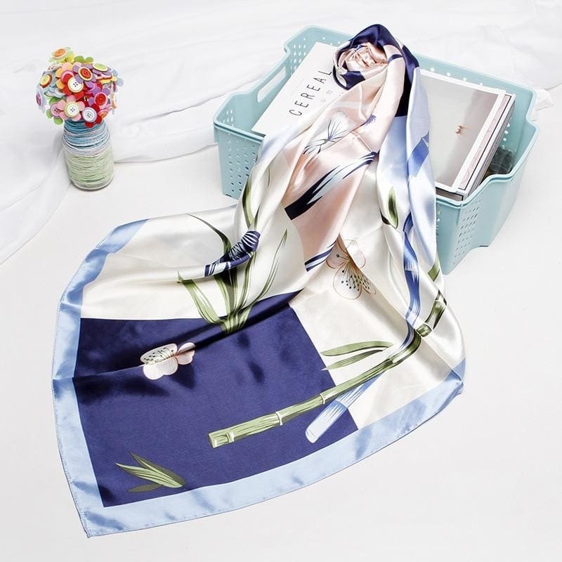 Foulard Satin Bleu Ciel.