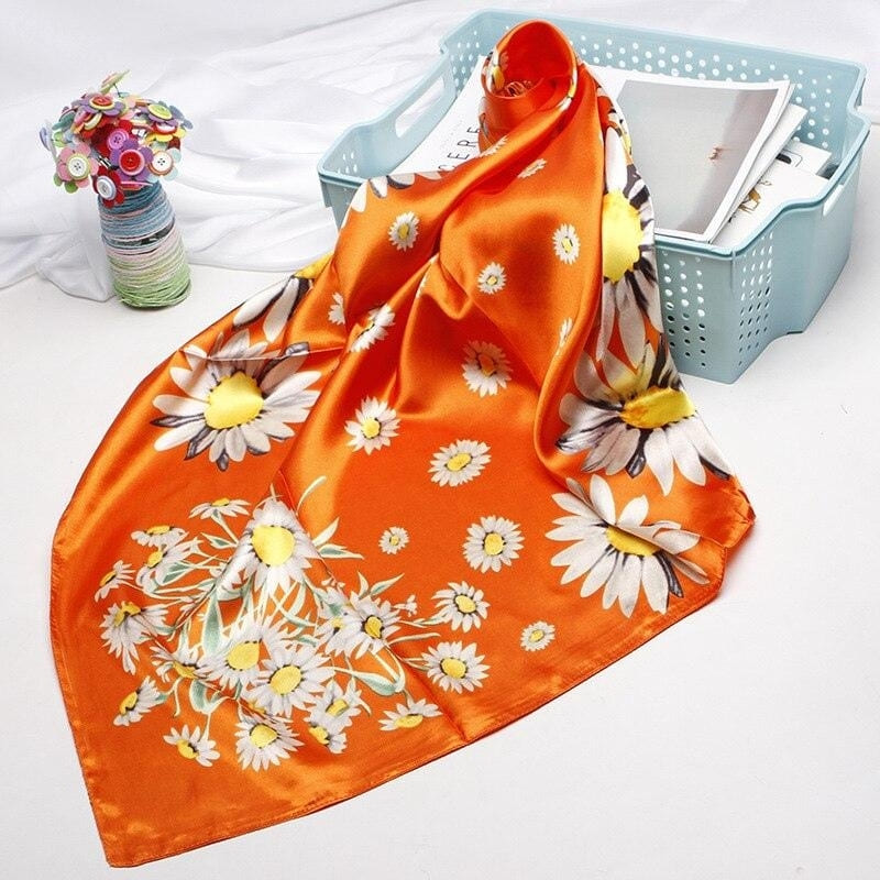 Foulard Satin Orange Fleuri.
