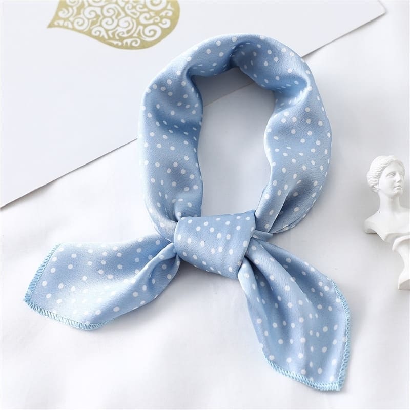 Bandana Satin Bleu Ciel.