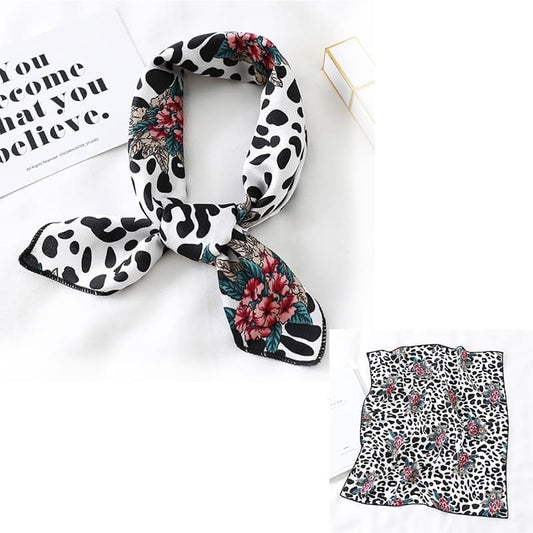 Bandana Satin Imprimé Léopard Fleuri.