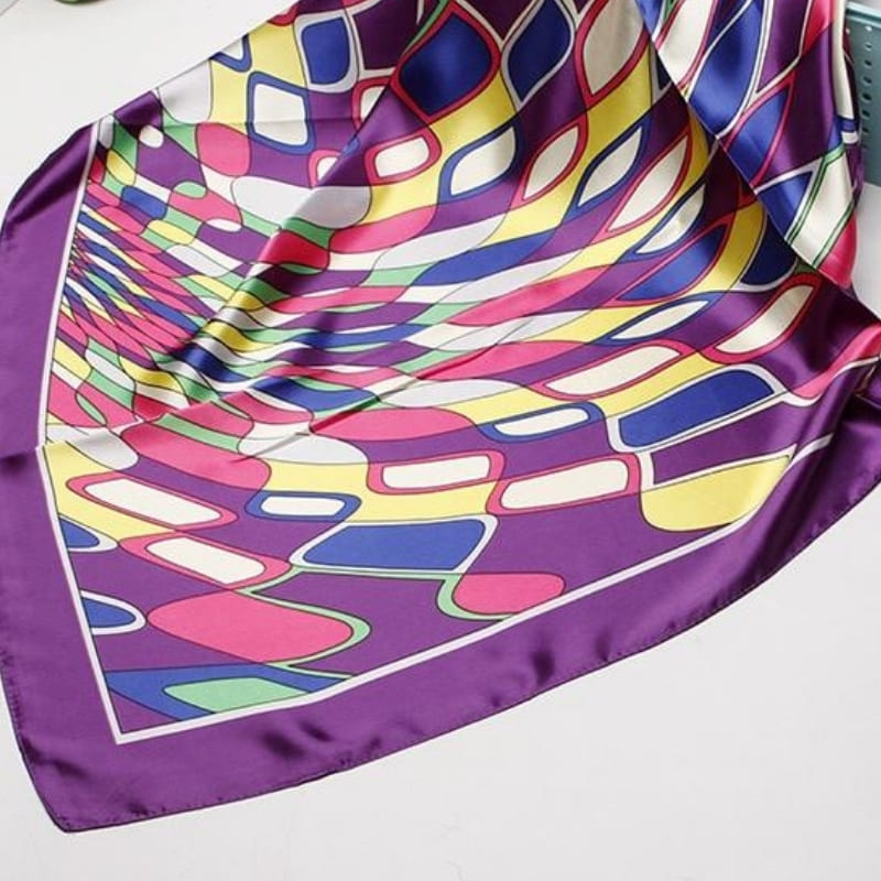 Foulard Satin Violet Rétro.