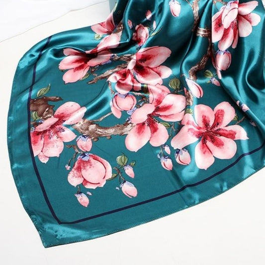 Foulard Satin Bleu Fleuri Rose.