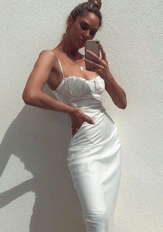 Robe Blanche Satin Élégante