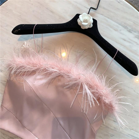 Crop Top en Satin coupe Bustier À Plumes.