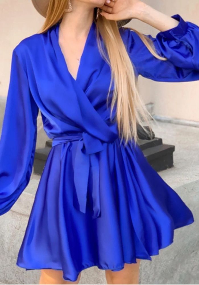 Robe Satin Bleue Manches Longues