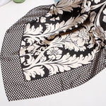 Foulard Satin Noir Fleuri - Vignette | Création Satin