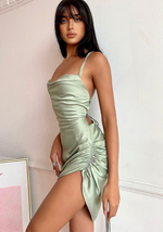 Robe Satin Verte Asymétrique - Vignette | Création Satin