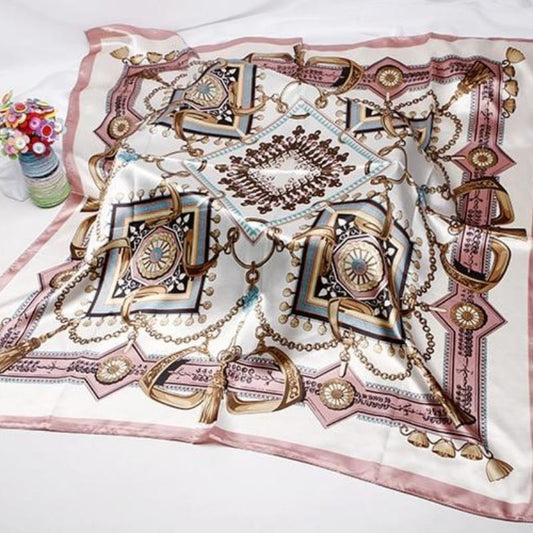 Foulard En Satin Couleur Rose.