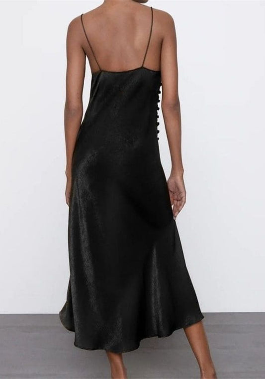 Robe Satin Noire Boutonnée