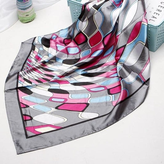 Foulard Satin Argenté Style Rétro.