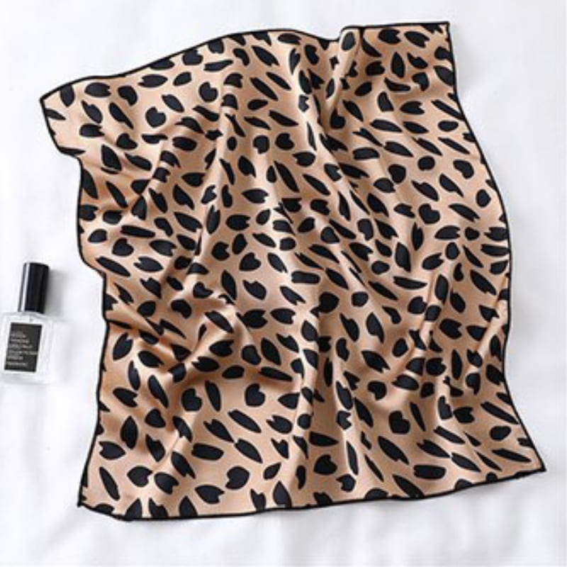 Bandana Satin Motif Leopard.