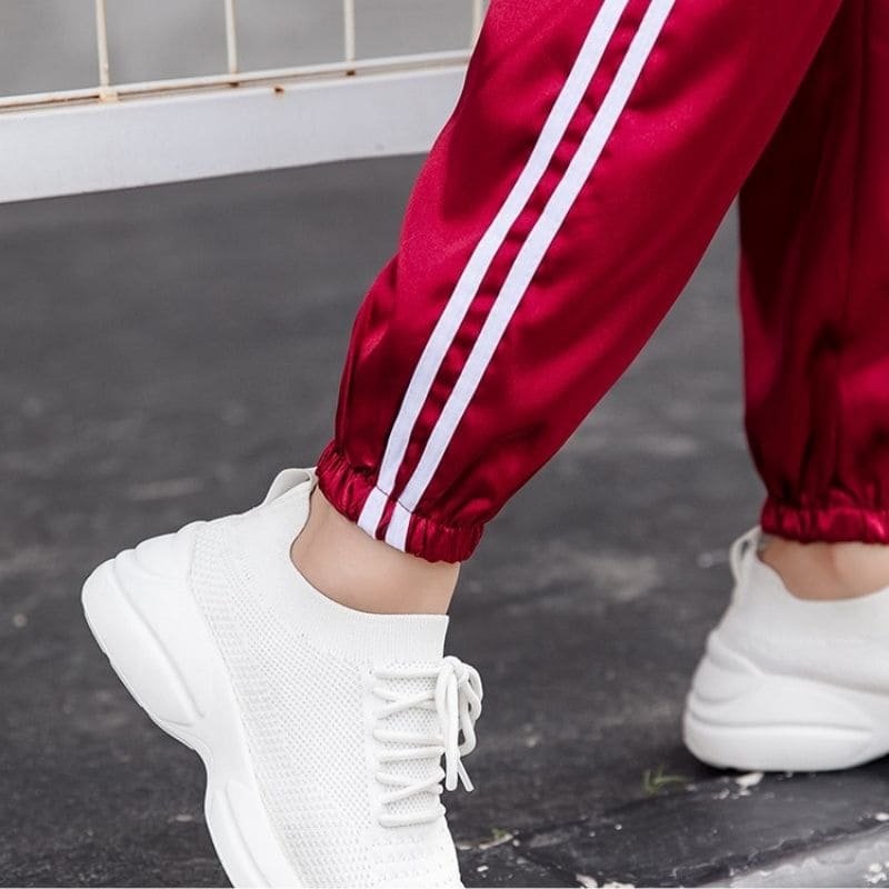 Pantalon Satin Rouge Resserré.