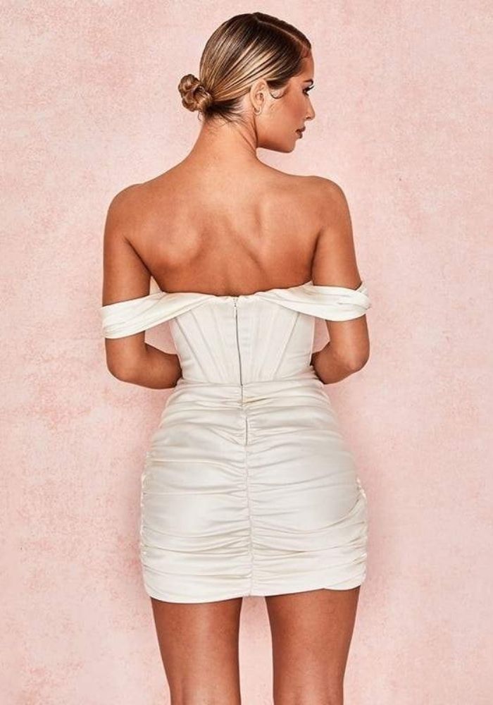 Petite Robe Blanche drapée