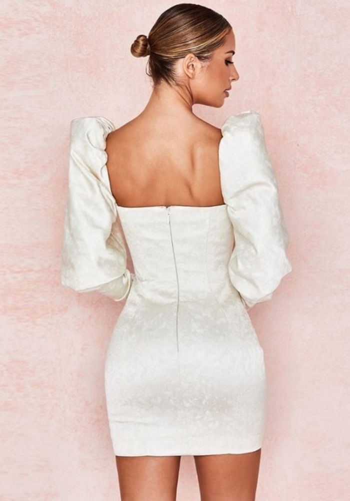 Robe Blanche Manche Longue epaule