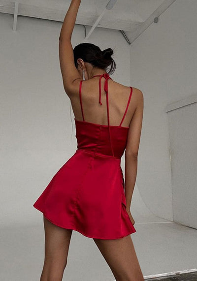 Robe Satin Rouge Col Carré