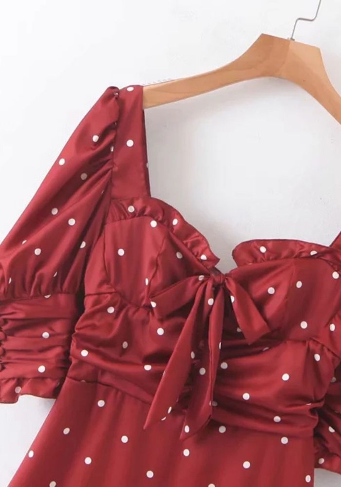 Robe à Pois rouge